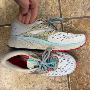 Brooks Glycerin 16 Women's White and Teal Athletic Shoes